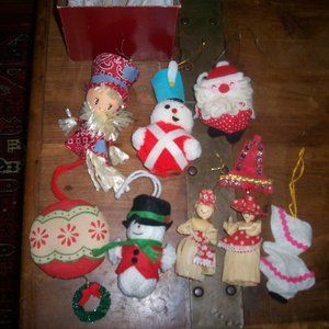 10 pc VINTAGE 1976 R. DAKIN & CO FLUFF SNOWMAN 4.5” ORNAMENT Lot + 1980 Felt +